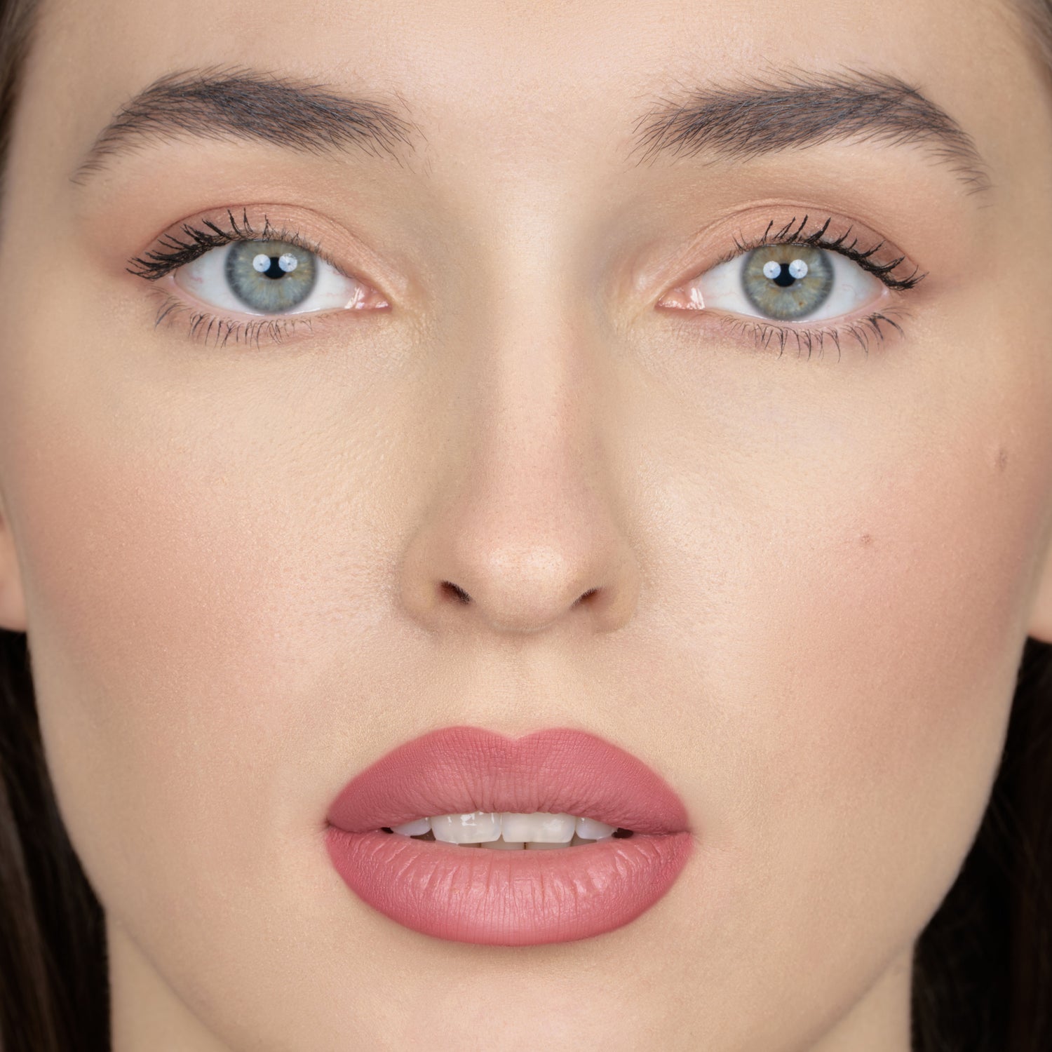 Defining Lip Liner 612 - Anaxo