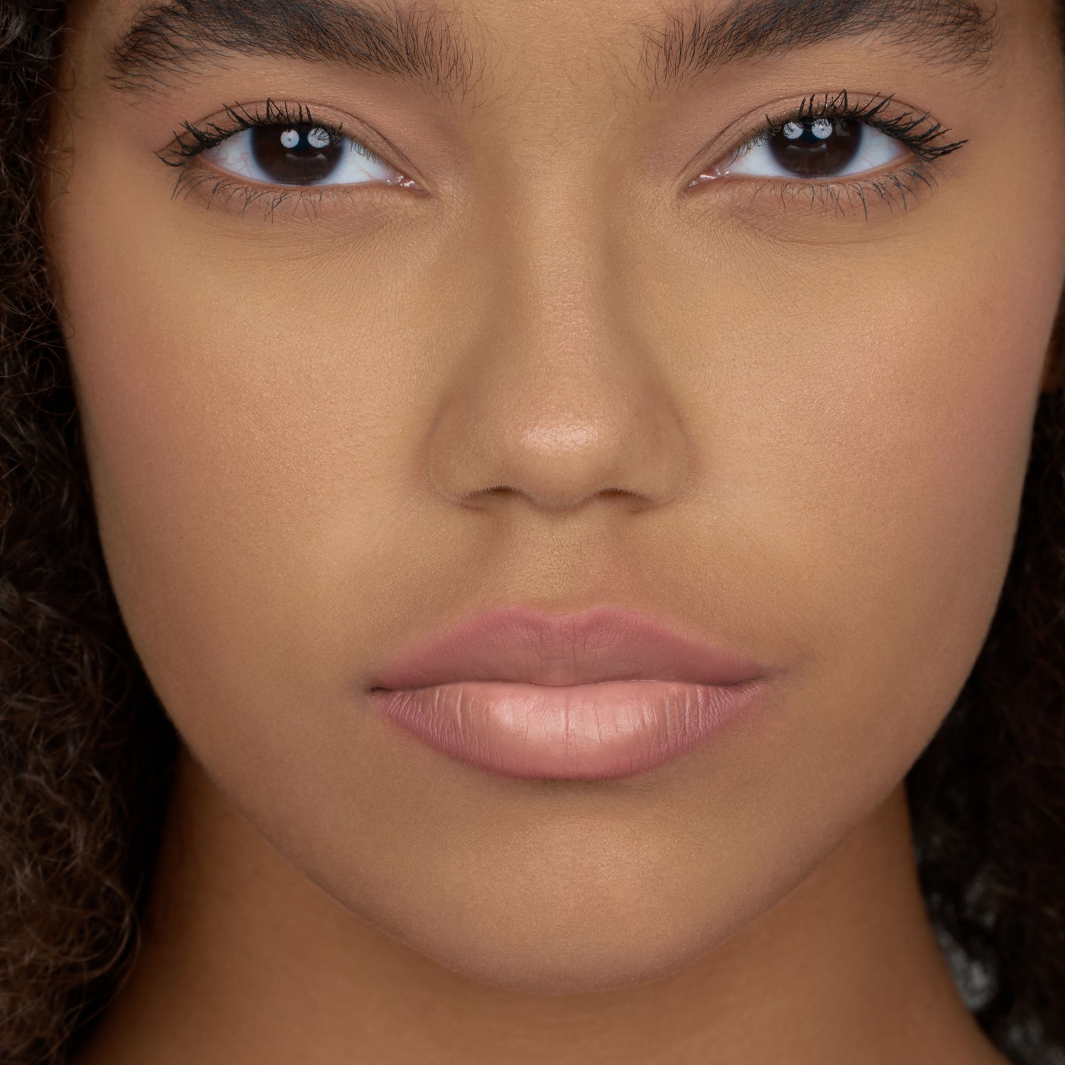 Defining Lip Liner 612 - Anaxo