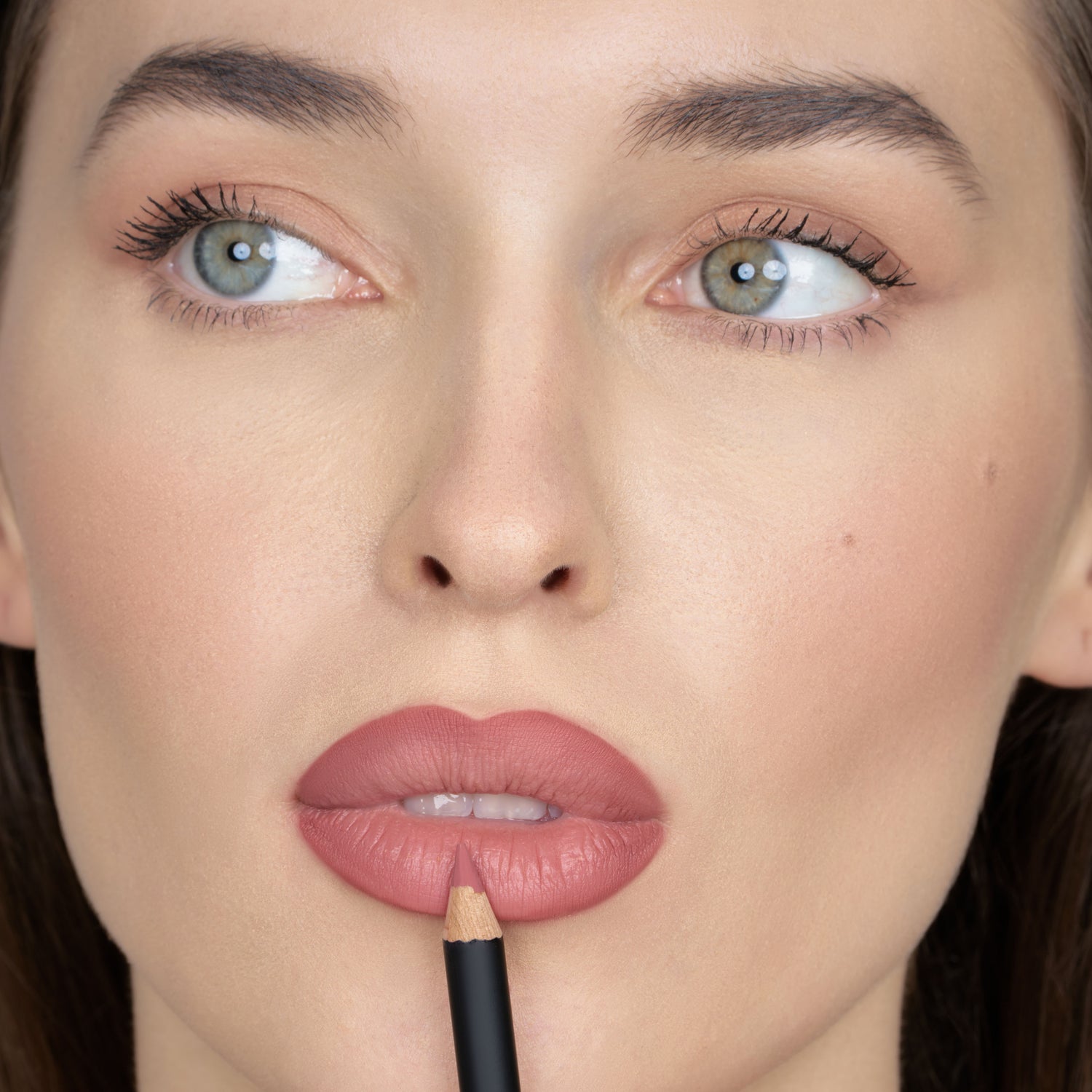 Defining Lip Liner 615 - Scylla