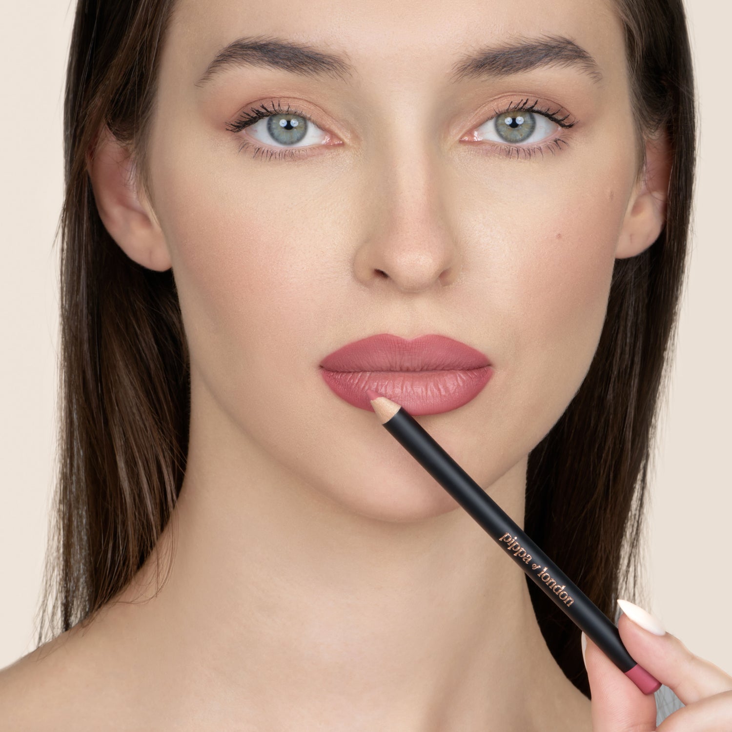 Defining Lip Liner 612 - Anaxo