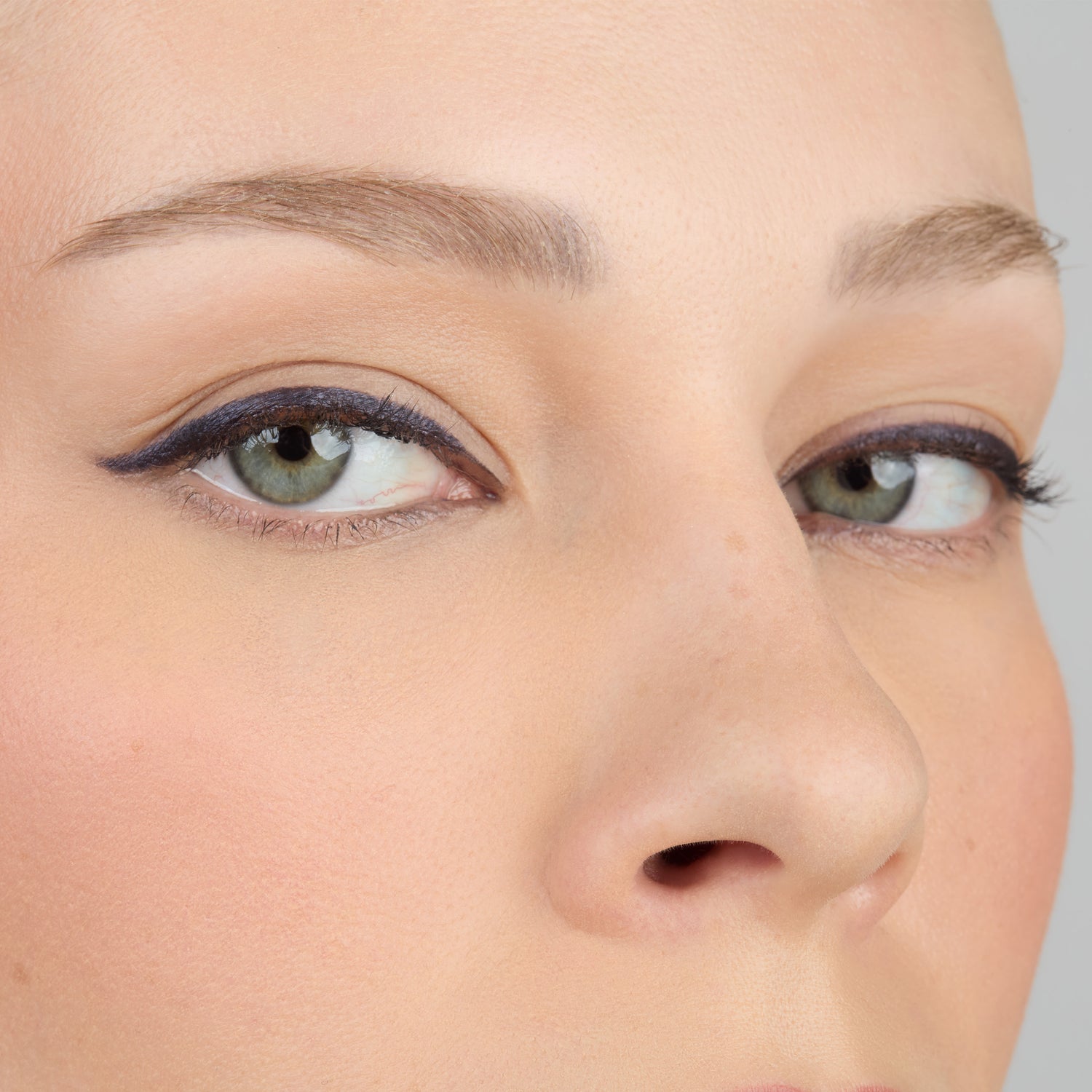 True Kohl Kajal Eyeliner 832 - Oxford Blue