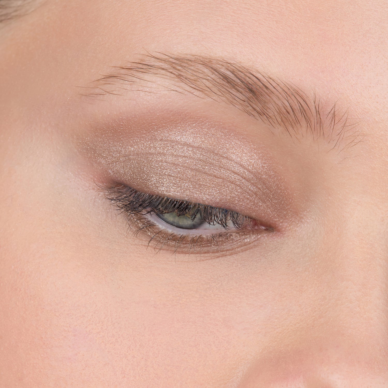 Magic Star Eyeshadow 301 - Alperton