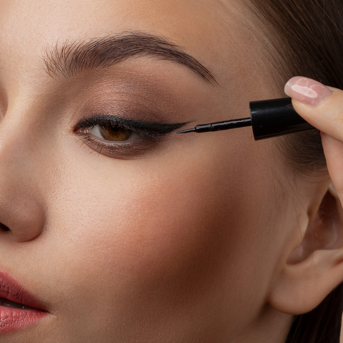 Precision Carbon Black Dipliner 702 Pippa of London