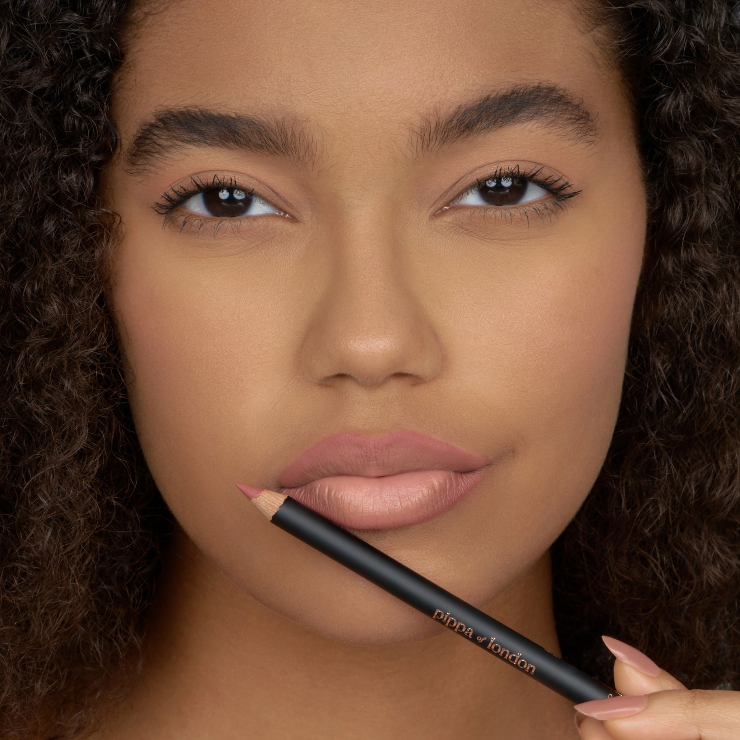 Defining Lip Liner 615 - Scylla