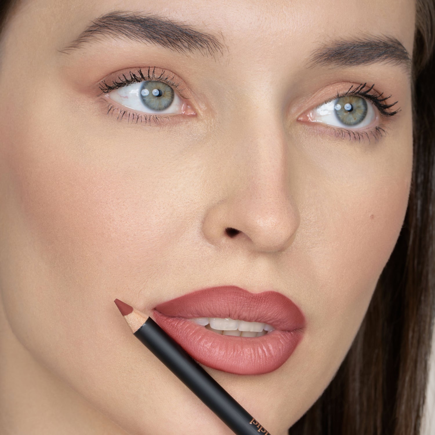 Defining Lip Liner 607 - Laonome