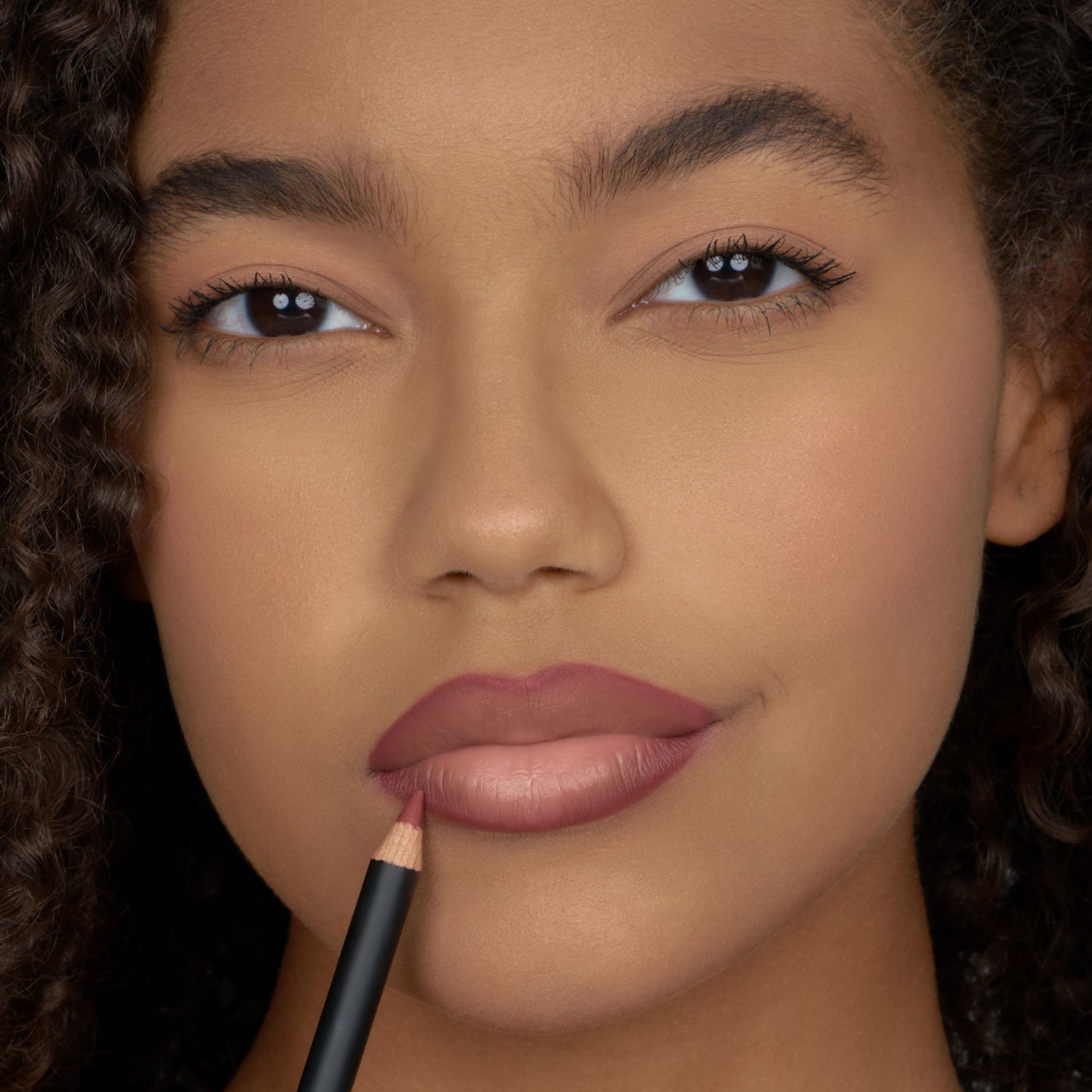 Defining Lip Liner 618 - Chryse