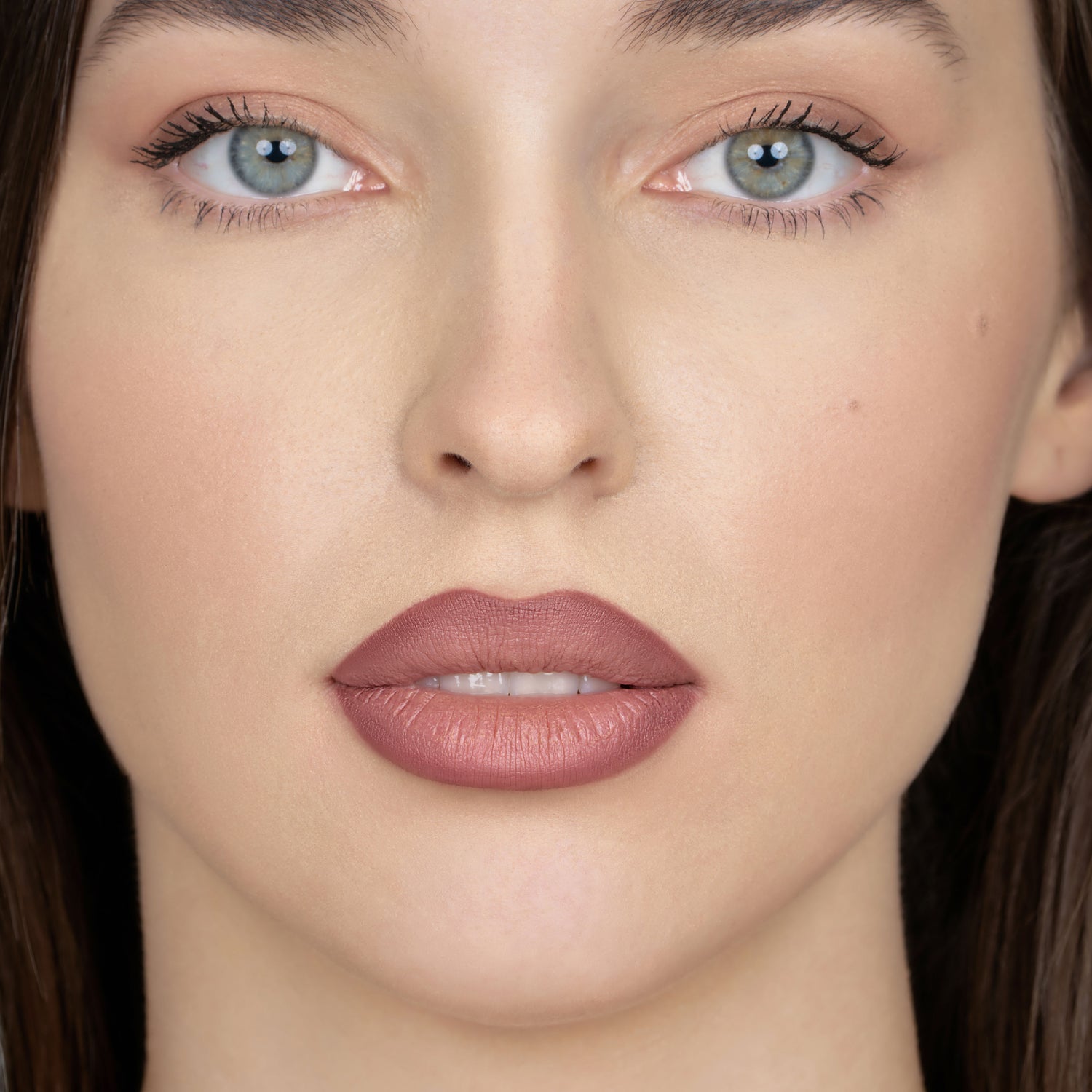 Defining Lip Liner 604 - Thronia