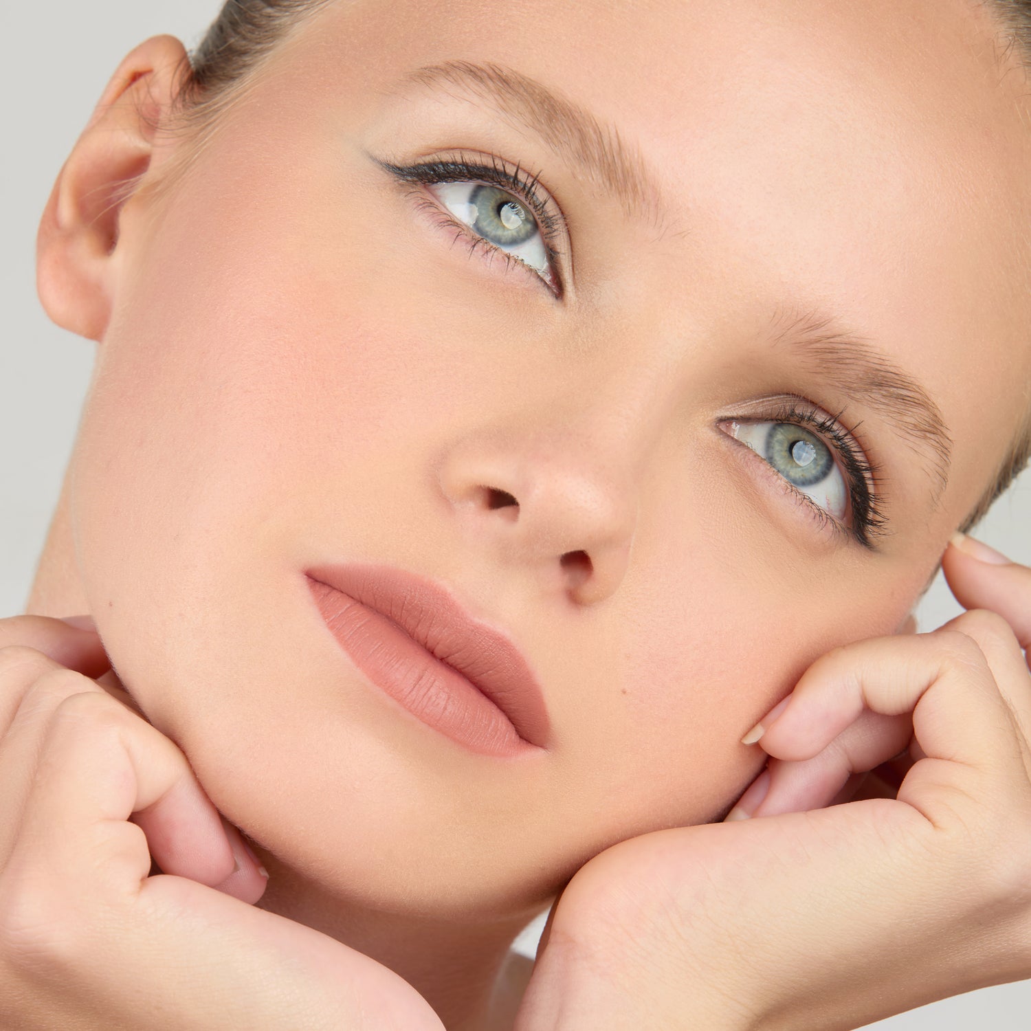 True Kohl Kajal Eyeliner 835 - Carbon